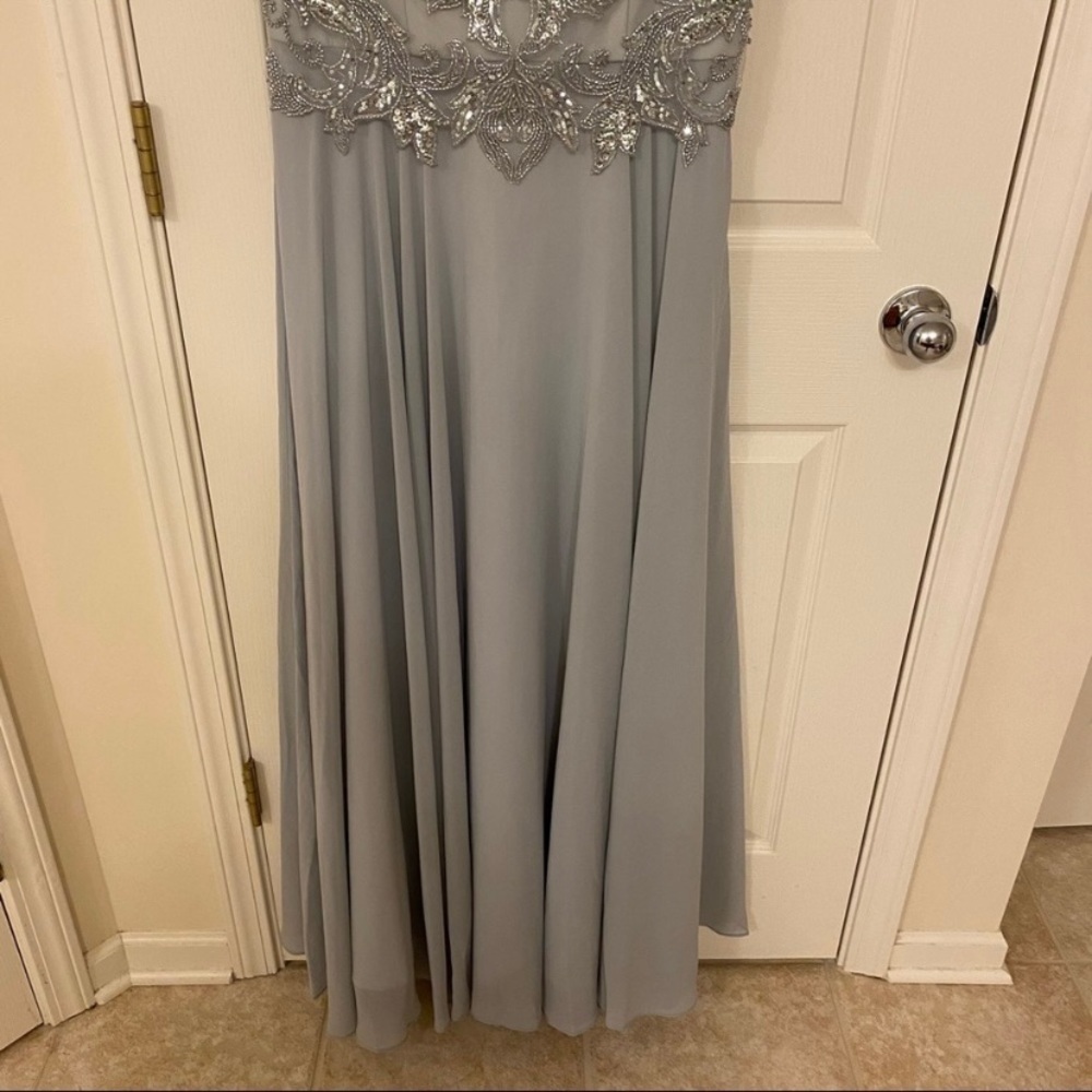 XSCAPE Women's Embellished Short Sleeve Chiffon Gown in Silver - Picture 7 of 12